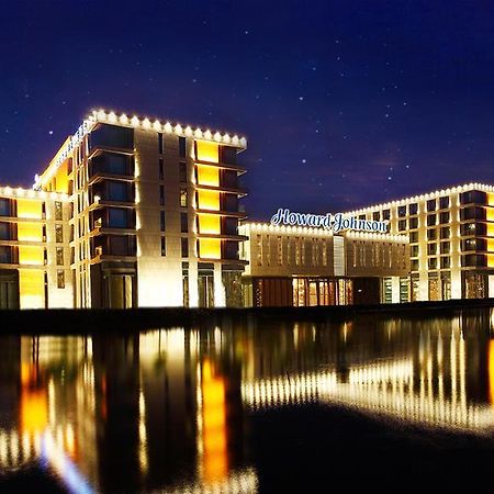 Howard Johnson Plaza Lingang Shanghai Nanhui Екстер'єр фото