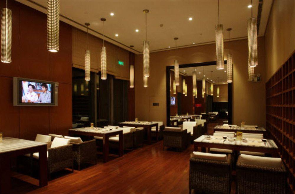 Howard Johnson Plaza Lingang Shanghai Nanhui Екстер'єр фото