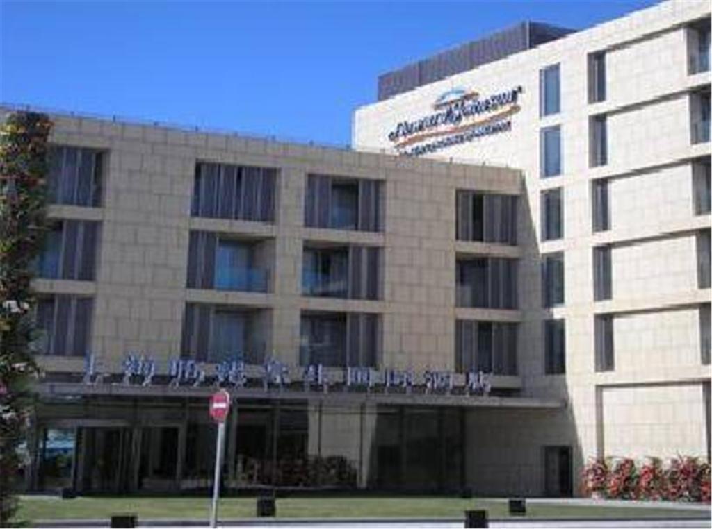Howard Johnson Plaza Lingang Shanghai Nanhui Екстер'єр фото