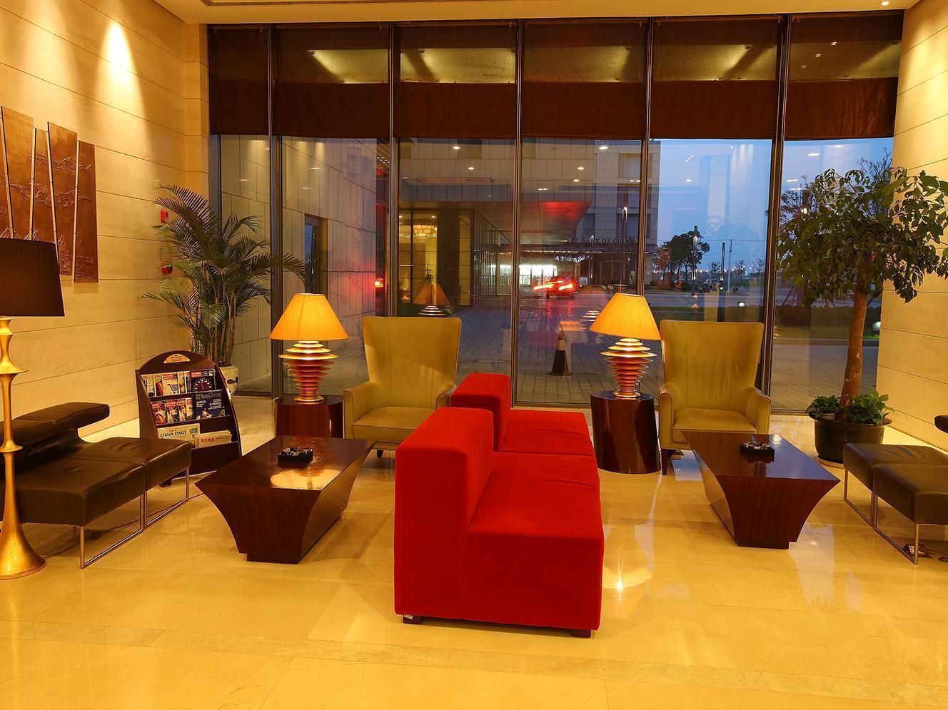 Howard Johnson Plaza Lingang Shanghai Nanhui Екстер'єр фото
