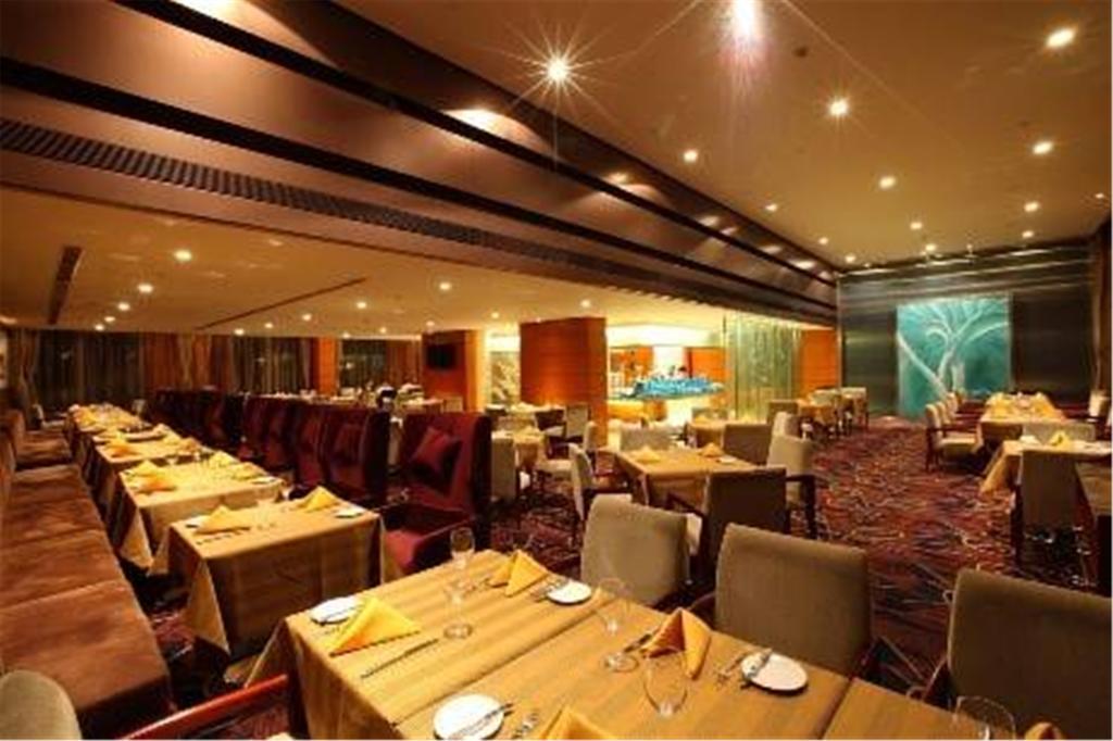 Howard Johnson Plaza Lingang Shanghai Nanhui Екстер'єр фото
