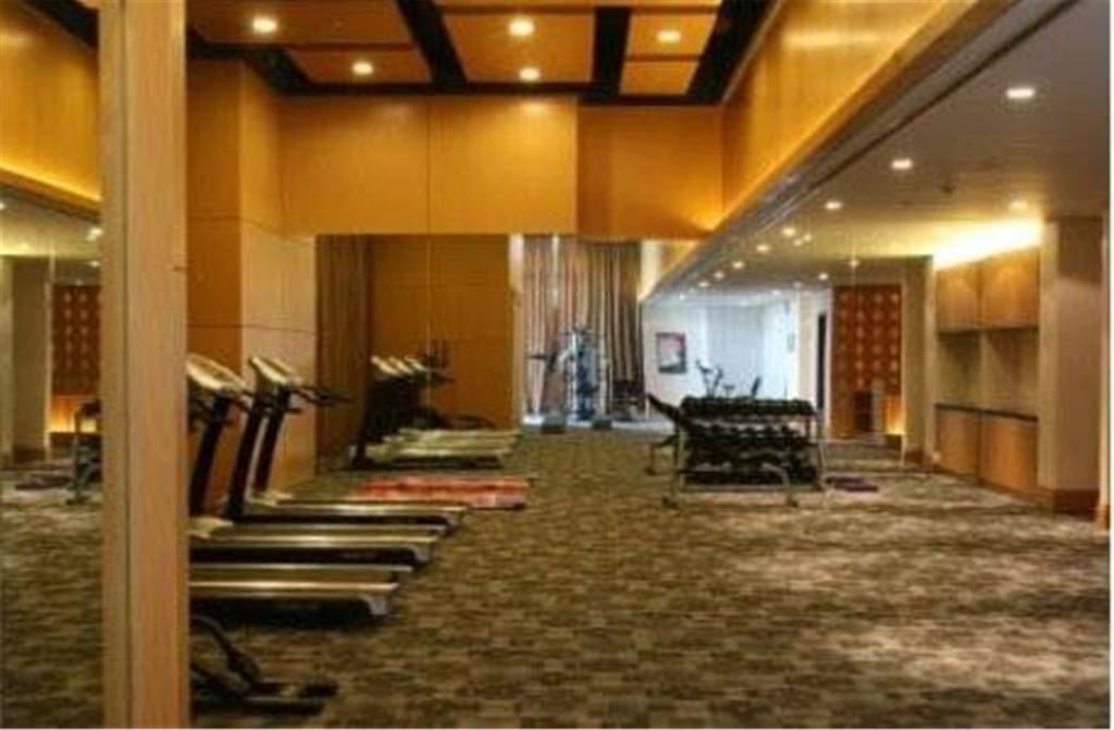 Howard Johnson Plaza Lingang Shanghai Nanhui Екстер'єр фото