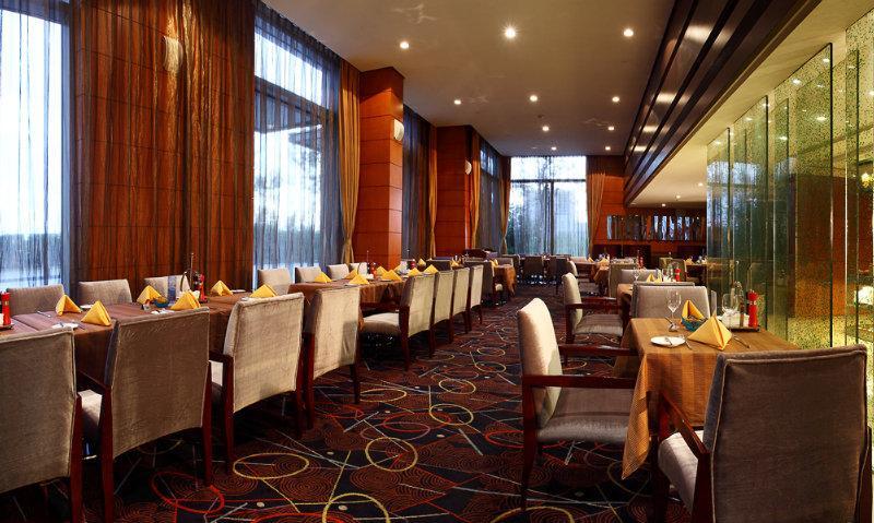 Howard Johnson Plaza Lingang Shanghai Nanhui Екстер'єр фото