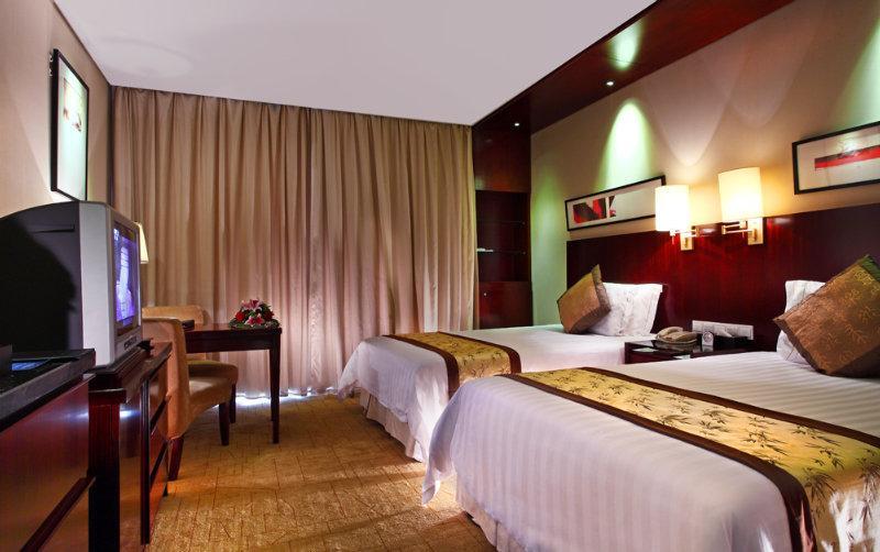 Howard Johnson Plaza Lingang Shanghai Nanhui Екстер'єр фото
