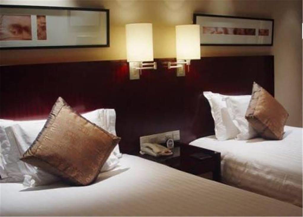 Howard Johnson Plaza Lingang Shanghai Nanhui Екстер'єр фото