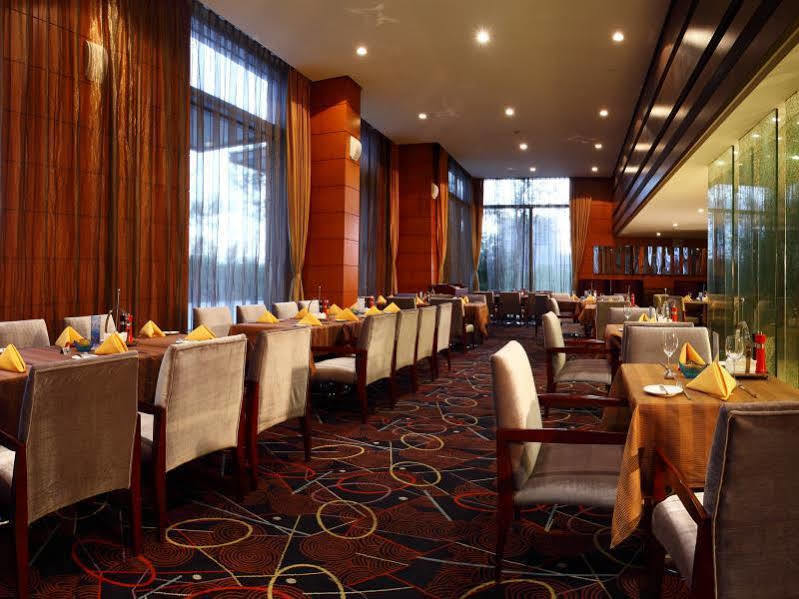 Howard Johnson Plaza Lingang Shanghai Nanhui Екстер'єр фото