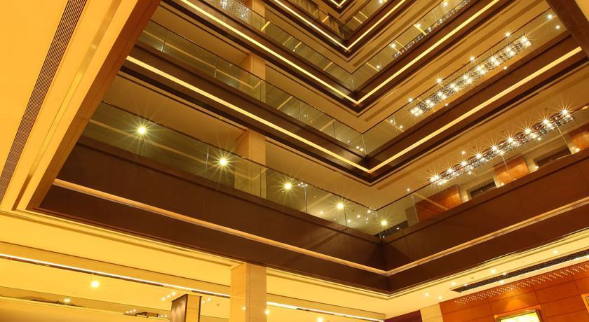 Howard Johnson Plaza Lingang Shanghai Nanhui Екстер'єр фото